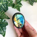 Flashy Labradorite Palmstone