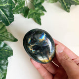 Flashy Labradorite Palmstone